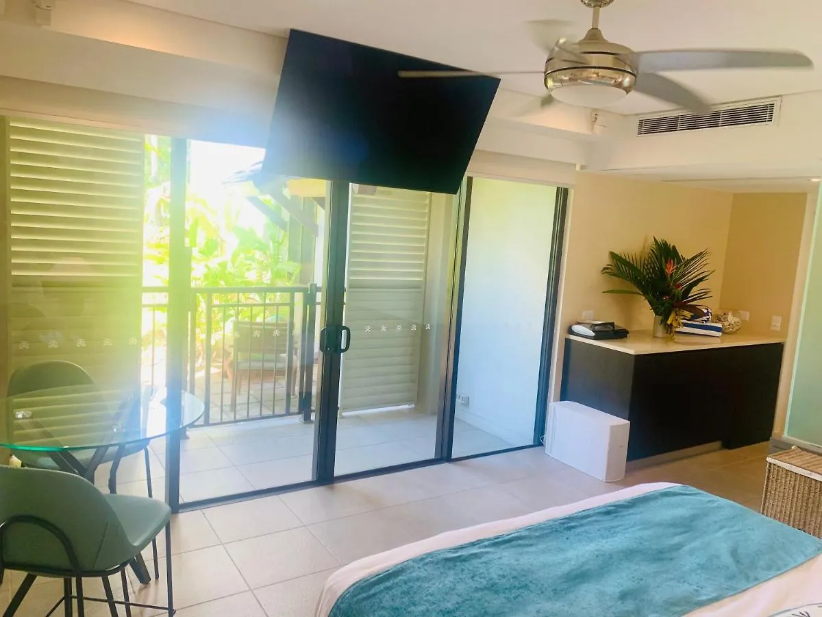 Апартаменты Tropical Retreat - Poolside Swimout - Ground Floor - Sea Temple Resort & Spa Порт Дуглас